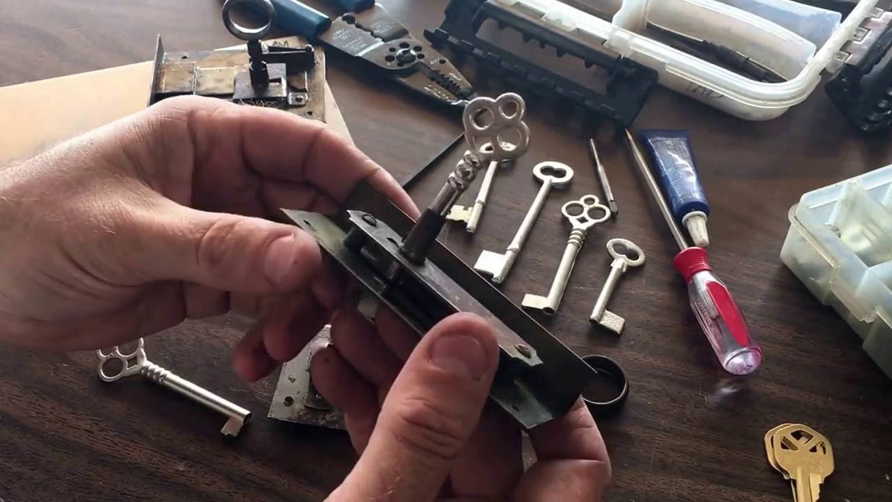 Квадратный ключ ремонт. Locksmith ключ. Key making. Key Repair service. Мониторы ремонт ключ для установки.